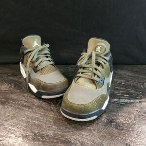 Jordan 4 Retro SE Craft Medium Olive